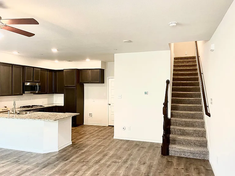 2409 Siskiyou St — Photo 5