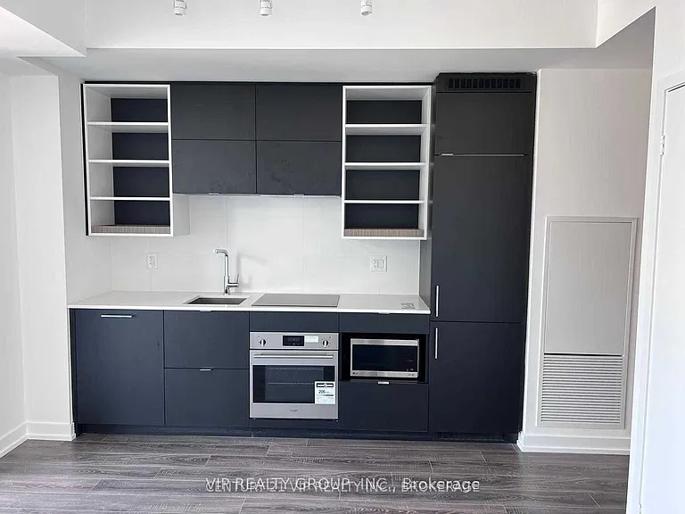 20 Edward St #2201 — Photo 1