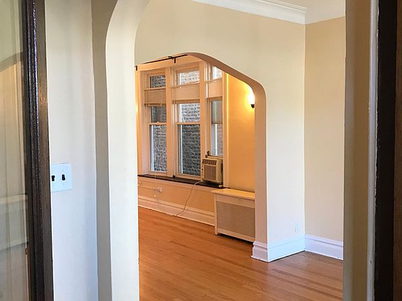 5th image of 3613 S Hamilton Ave #1
