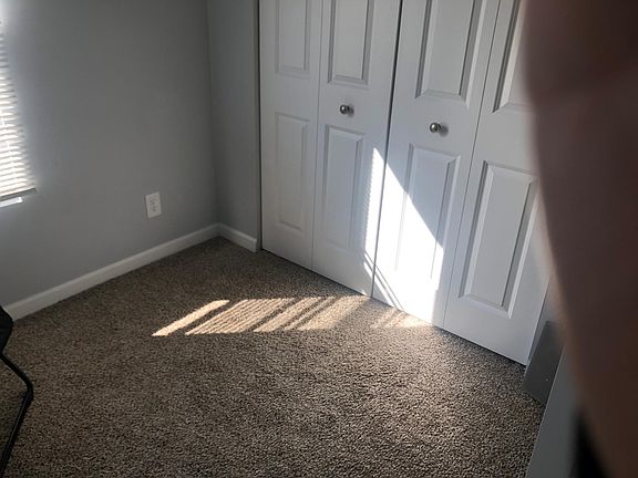 2nd image of 608 33rd Ave N