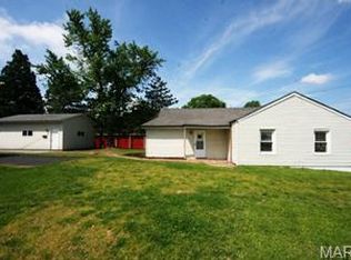 9707 Sterling Pl, Saint Louis, MO 63123