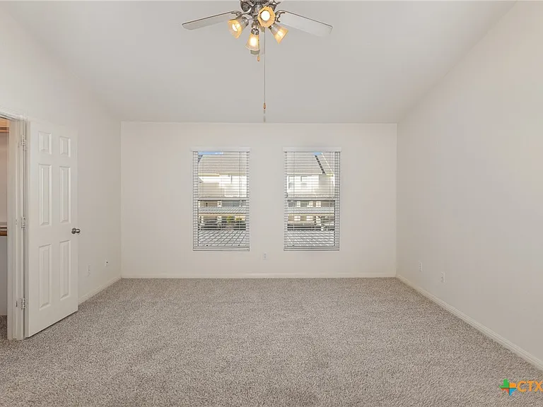 2215 Dry Creek Dr — Photo 8