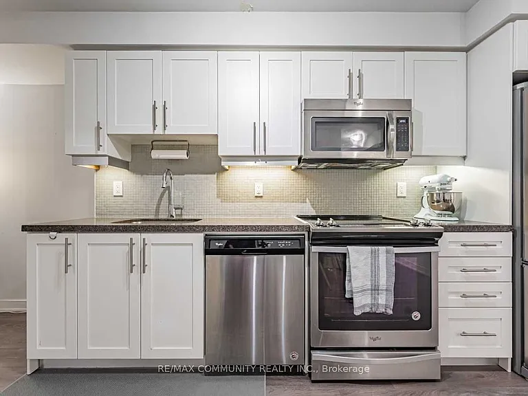 525 Adelaide St W #631 — Photo 6