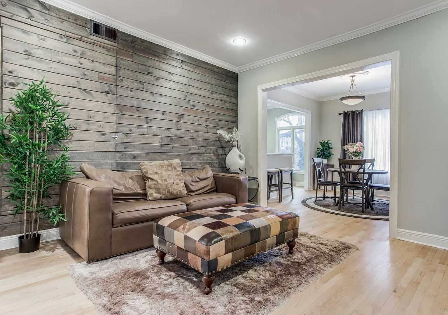 4011 Roswell Street, a beautifully updated 3-bedroom, 2-bath duplex — Photo 4