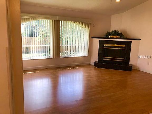 4th image of 109 Breezewood Dr
