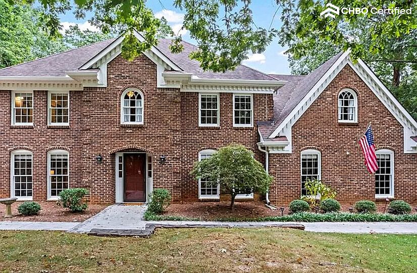 5-Bedroom large house in a Cul-de-Sac.