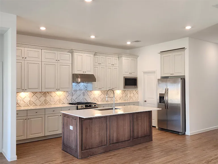2411 Lemon Grass Dr — Photo 4