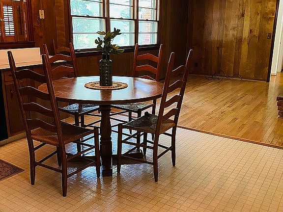5th image of 708 Dogwood Cir
