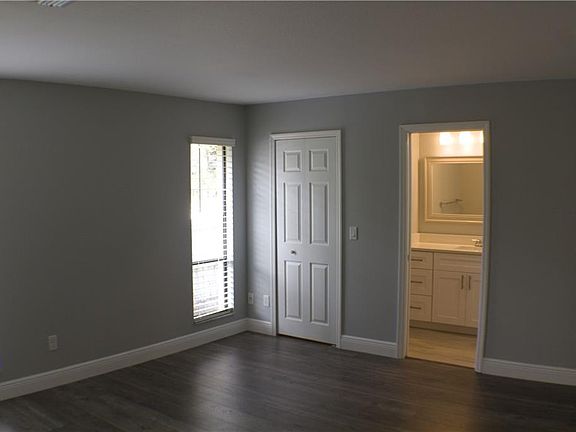 5th image of 211 Regis Ct