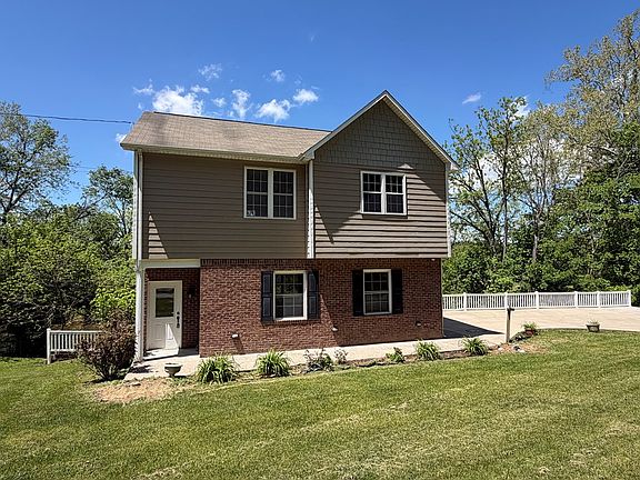 2nd image of 373 River Rd