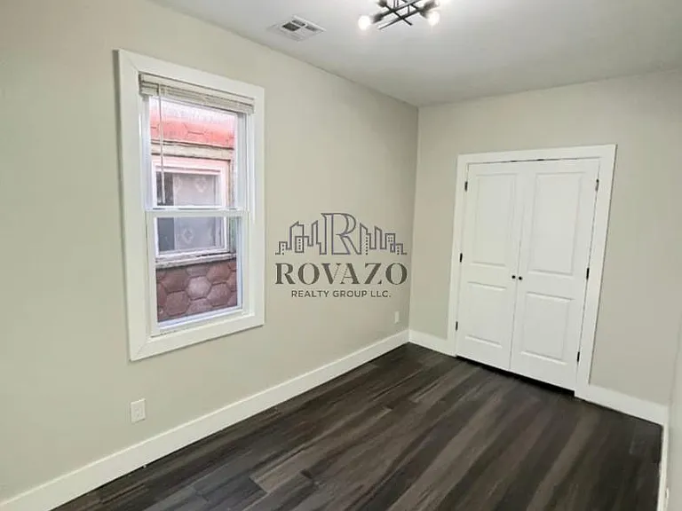 154 Sanford St #2 — Photo 4