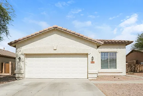 7805 S 68th Dr Photo 1