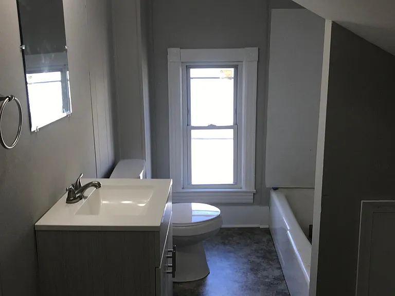 230 Cleveland Ave — Photo 8
