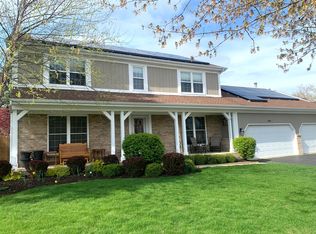 1208 Dorchester Dr, Mundelein, IL