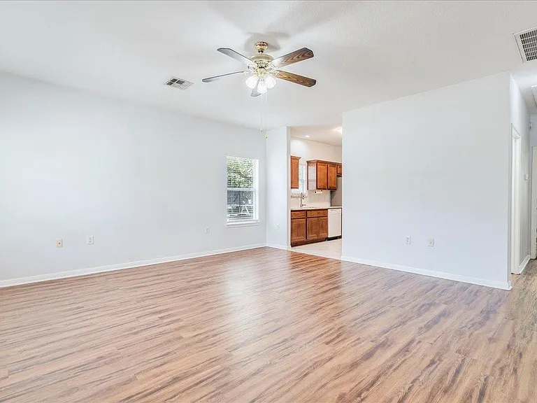 6801 Porter St — Photo 4