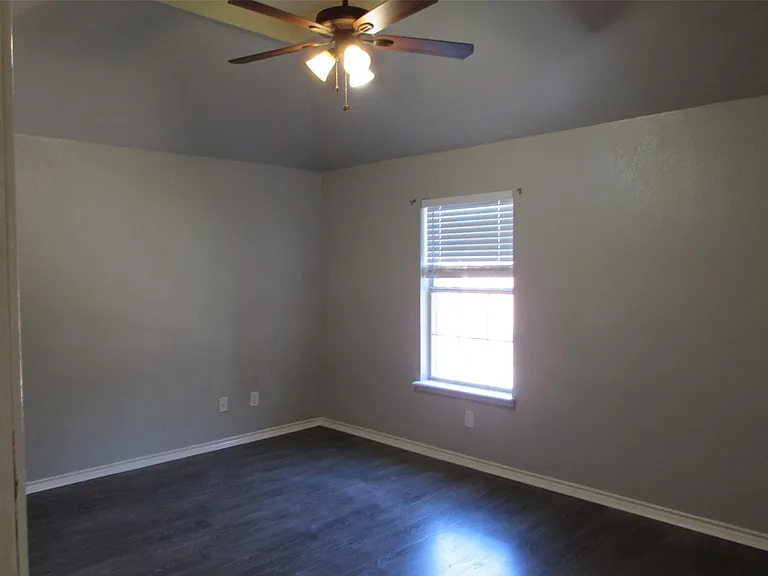1509 Alamosa Dr — Photo 4