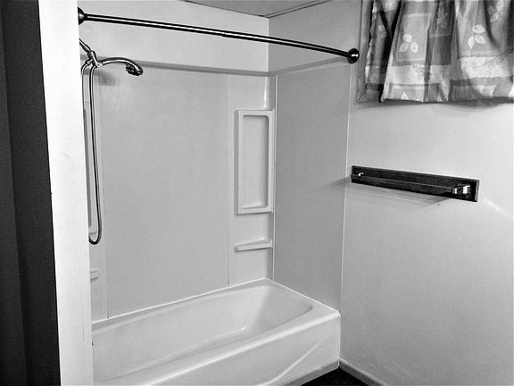 DOWNSTAIRS BATHROOM