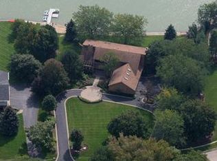 54 Watergate Dr, South Barrington, IL