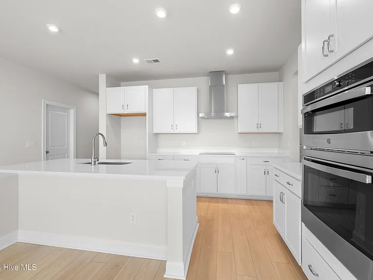 7418 Linda Vista Ln — Photo 15