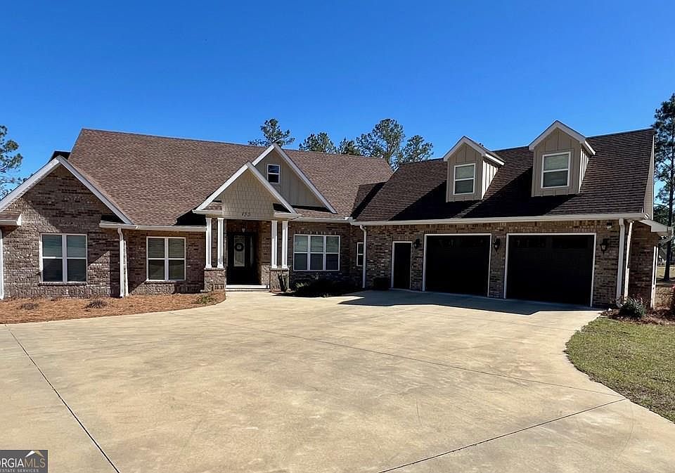 1st image of 155 Pinewood Dr