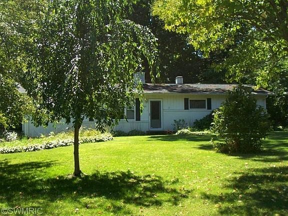 2nd image of 1060 Joliet Dr