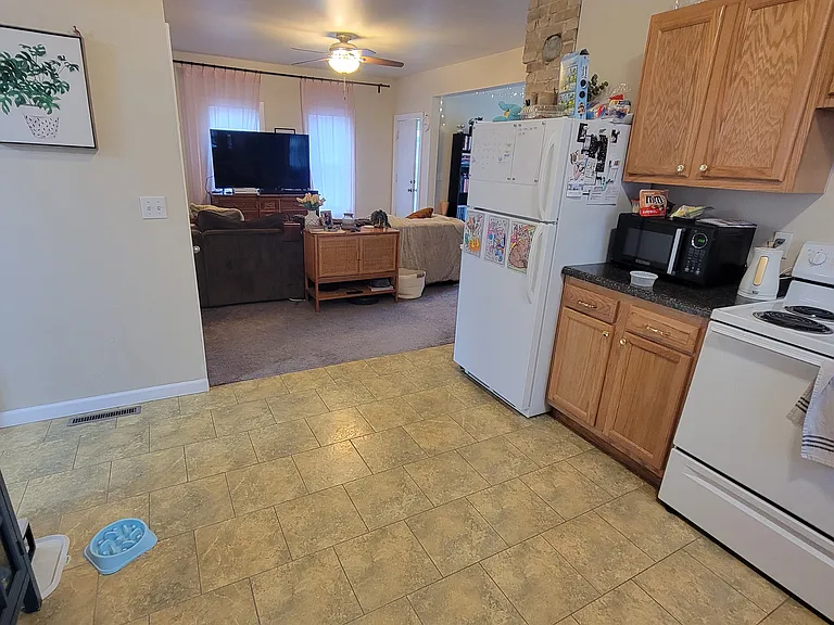 519 Vandenbroek St #1 — Photo 10