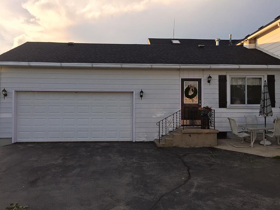 2 car carage and front door