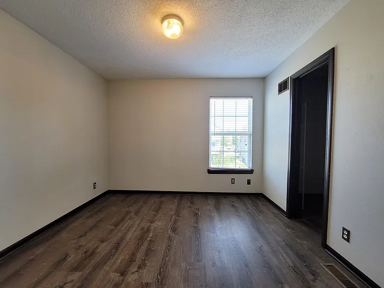 8648 NE 97th St — Photo 24