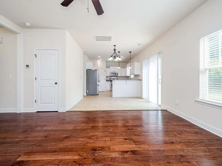 512 Cranberry Cir — Photo 9