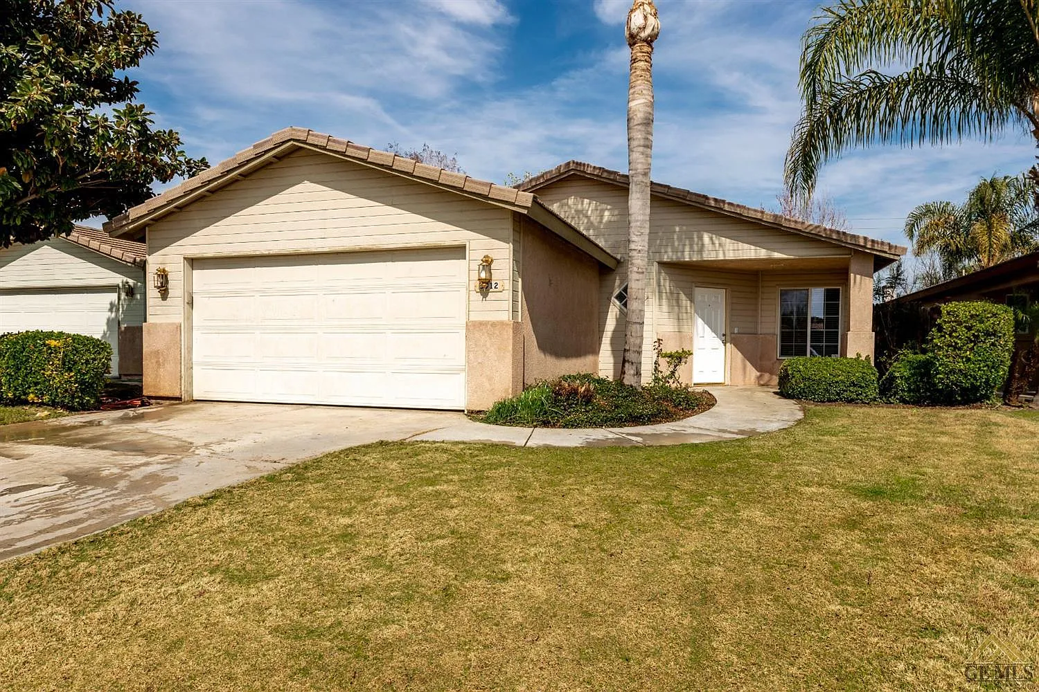 5912 Sarona St photo 1