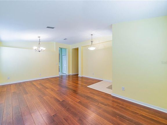 4th image of 11913 Autumn Creek Dr
