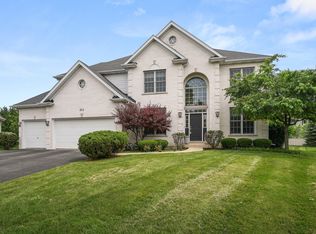 853 Deering Ct, West Chicago, IL 60185