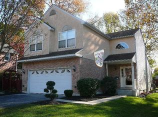 332 Hawarden Rd, Springfield, PA 19064