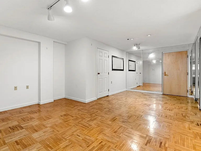 357 Commercial St #412 — Photo 2