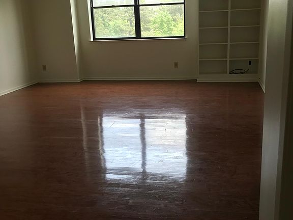 5th image of 2965 Pharr Ct S Unit 706
