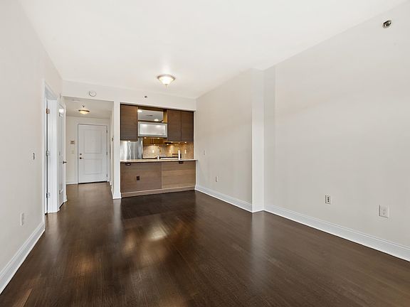 4th image of 10 Regent St APT 608