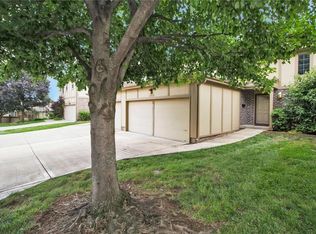 10929 W 96th Pl, Overland Park, KS 66214