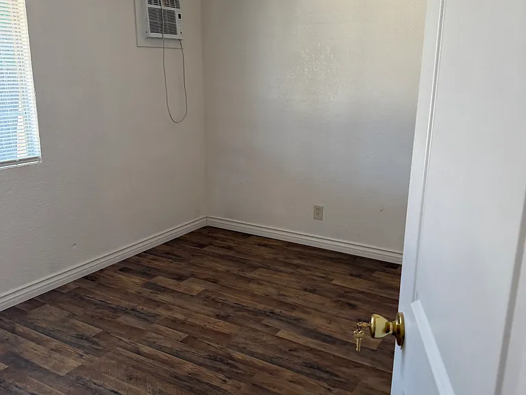 21207 Kenniston St — Photo 3