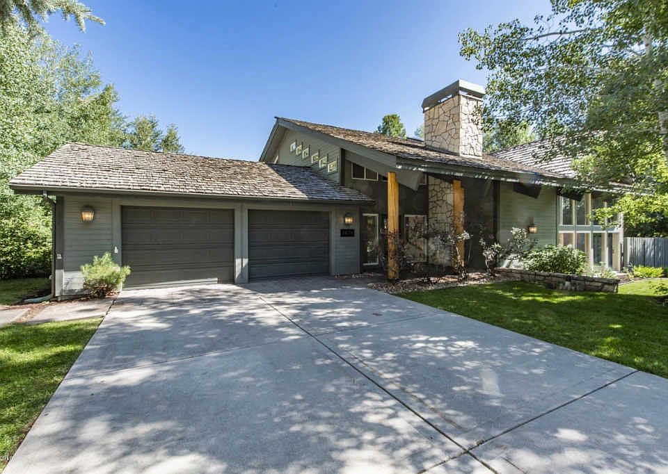 1st image of 2678 Creek Dr
