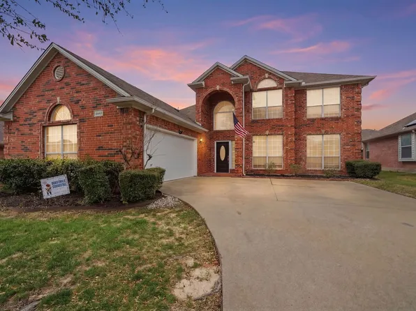 8641 Shadow Trace Dr, Fort Worth, TX 76244