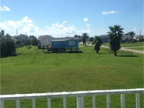4031 Surf Dr, Galveston, TX 77554