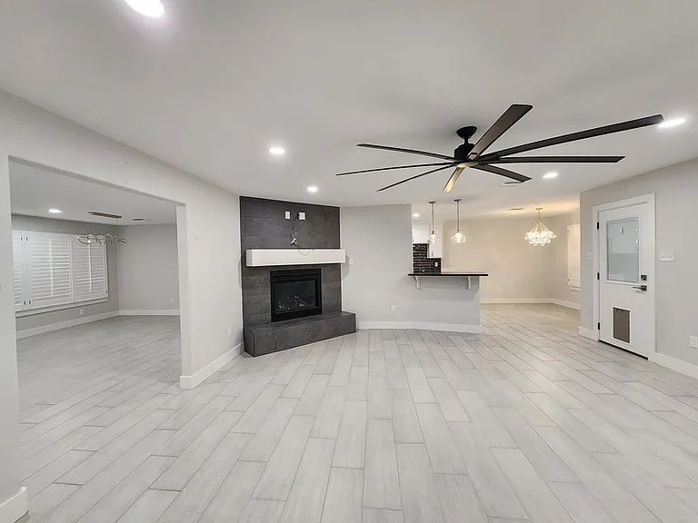 3300 Durant Dr — Photo 9