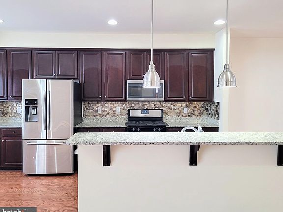 4th image of 628 Rigel Way