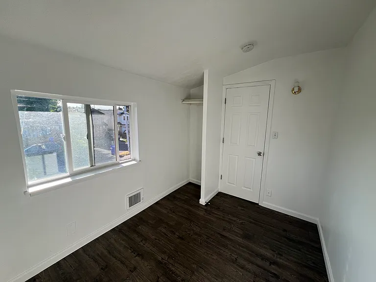 1220 NE 84th Ave — Photo 19