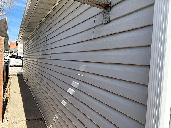5th image of 742 Fort Hall Ave