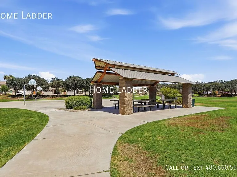 4172 E Santa Fe Ln — Photo 38