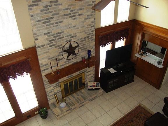 5th image of 11818 Hillbrook Dr