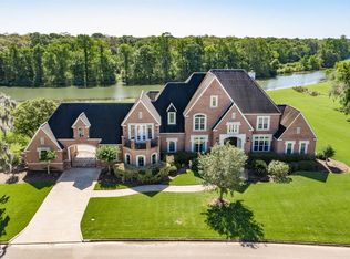 2121 Riverside Dr, West Columbia, TX 77486