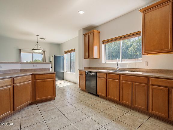 3rd image of 1087 W Sea Lion Dr
