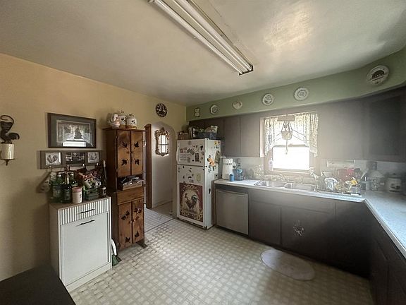 3rd image of 3401 CHURCH STREET